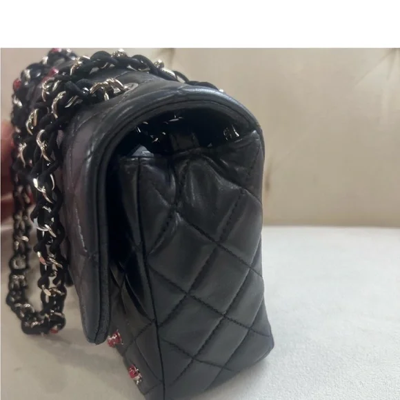 Chanel Lady bug black quilted lambskin 2010 Medium Flap bag with Serial sticker - Picture 7 of 13